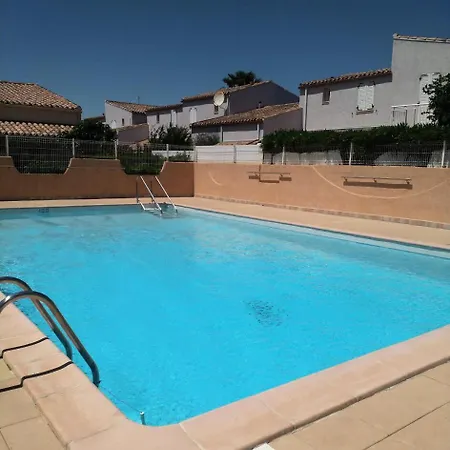 Hacienda 2 - 3 Pieces Pour 6 Personnes 704